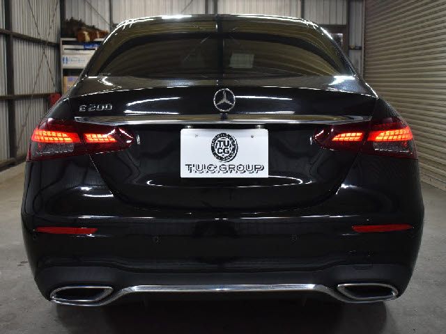 MERCEDES BENZ E-Class sedan