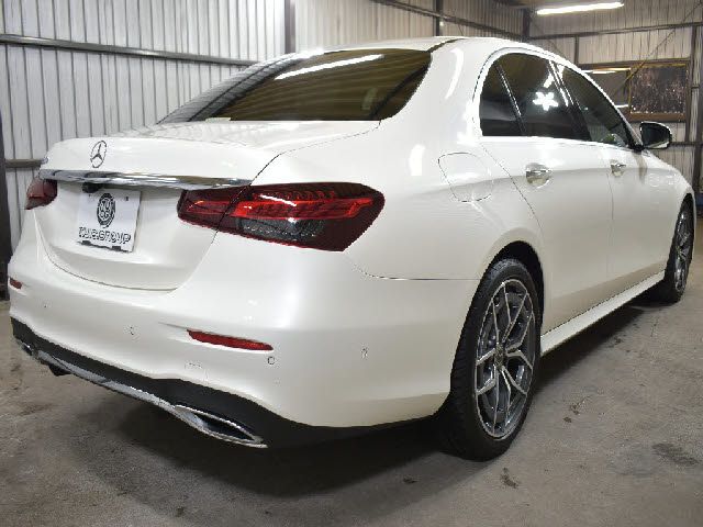MERCEDES BENZ E-Class sedan