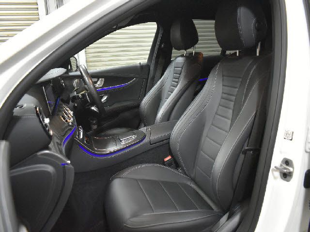 MERCEDES BENZ E-Class sedan