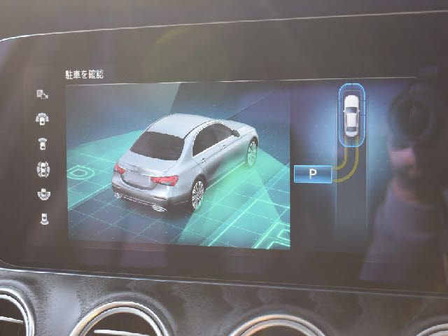 MERCEDES BENZ E-Class sedan