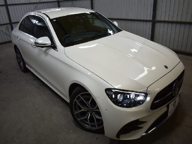 MERCEDES BENZ E-Class sedan