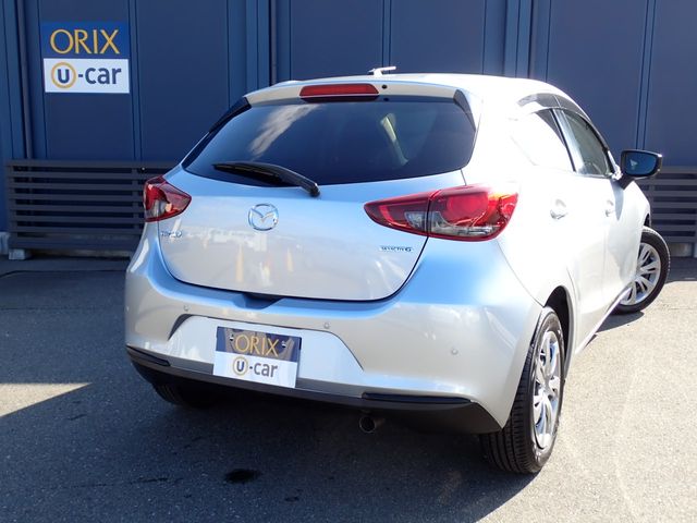 MAZDA2