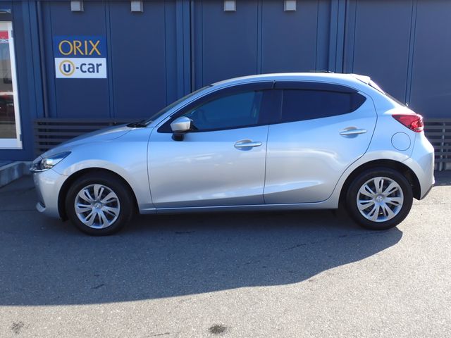 MAZDA2