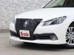 CROWN sedan hybrid