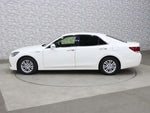 CROWN sedan hybrid