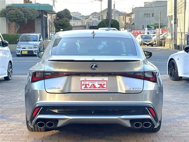 LEXUS IS300h