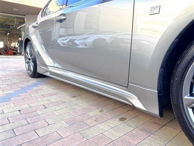 LEXUS IS300h