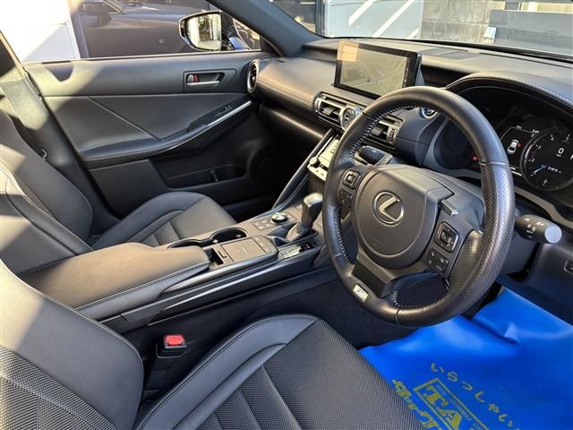 LEXUS IS300h
