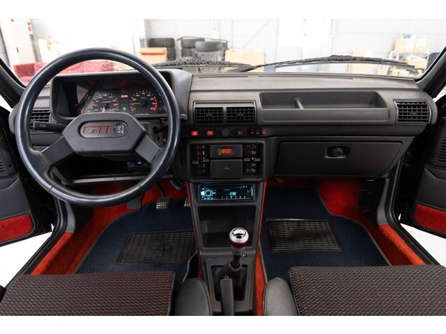 PEUGEOT 205