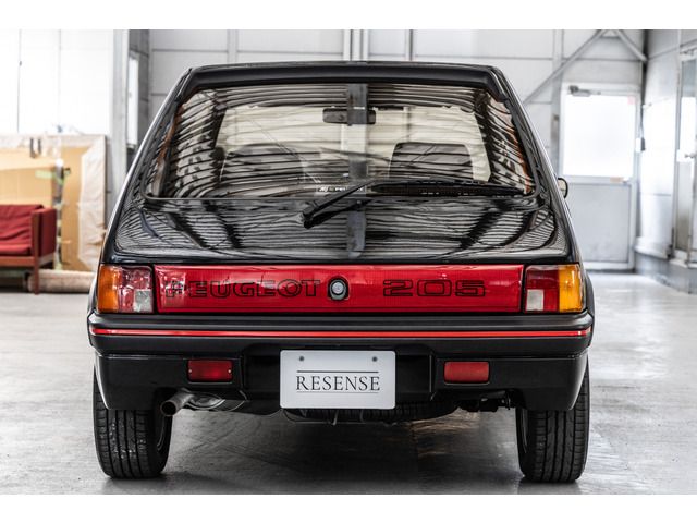 PEUGEOT 205
