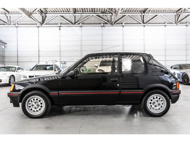 PEUGEOT 205
