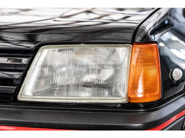 PEUGEOT 205