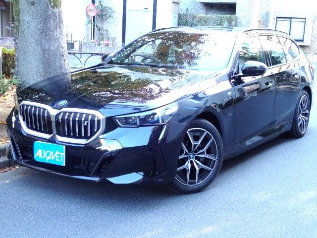BMW i5 touring