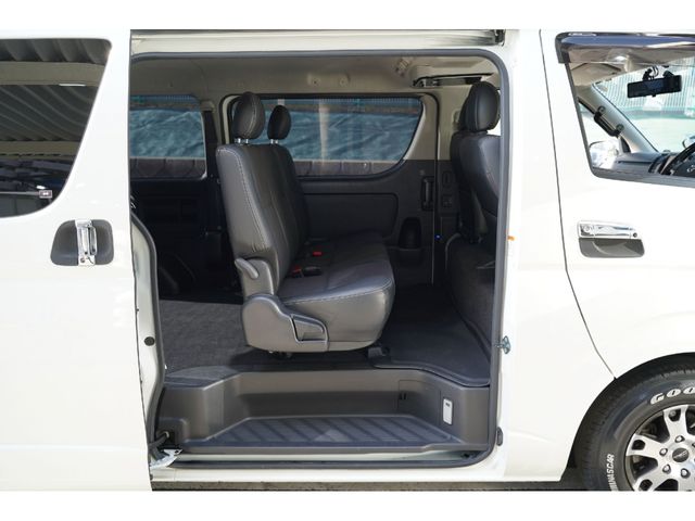 HIACE van 2WD