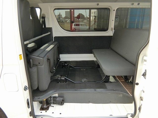 REGIUSACE 2WD van
