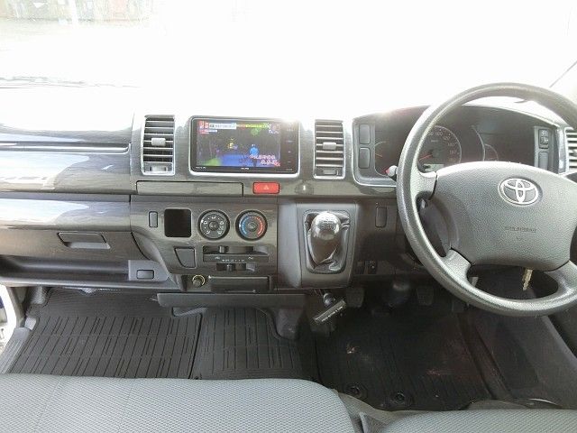 REGIUSACE 2WD van