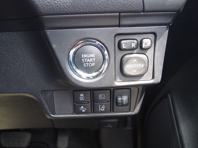 COROLLA AXIO 4WD