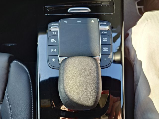 MERCEDES BENZ CLA Shooting Brake