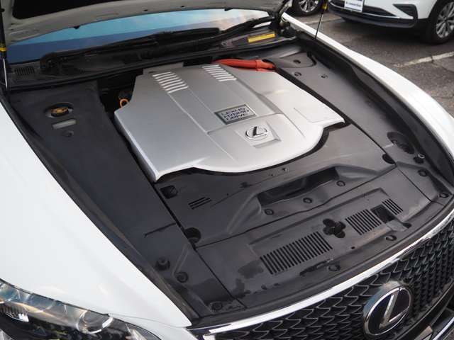 LEXUS LS600h
