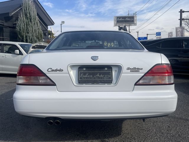 CEDRIC hardtop