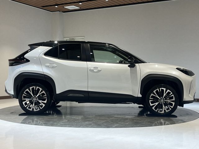 YARIS CROSS HYBRID