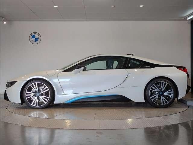BMW i8 coupe