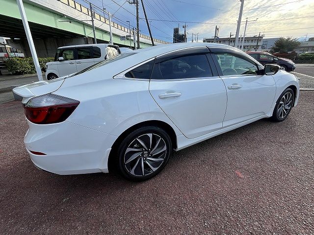 INSIGHT sedan