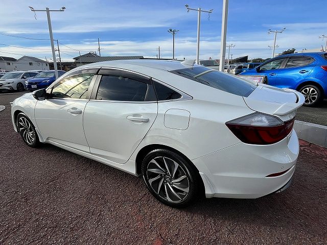 INSIGHT sedan