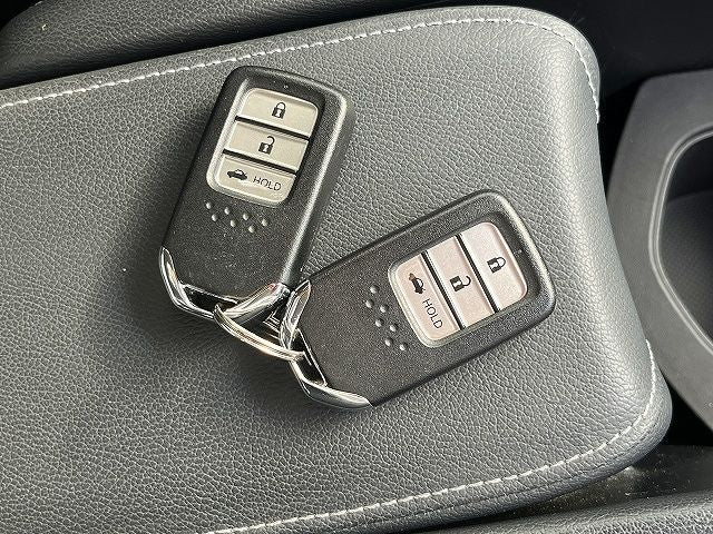 INSIGHT sedan