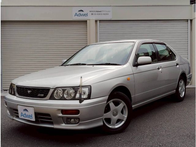 BLUEBIRD sedan