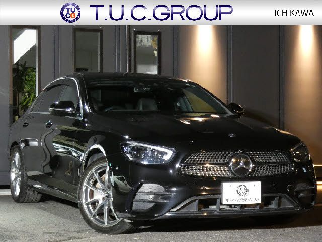 MERCEDES BENZ E class sedan
