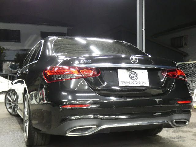 MERCEDES BENZ E class sedan