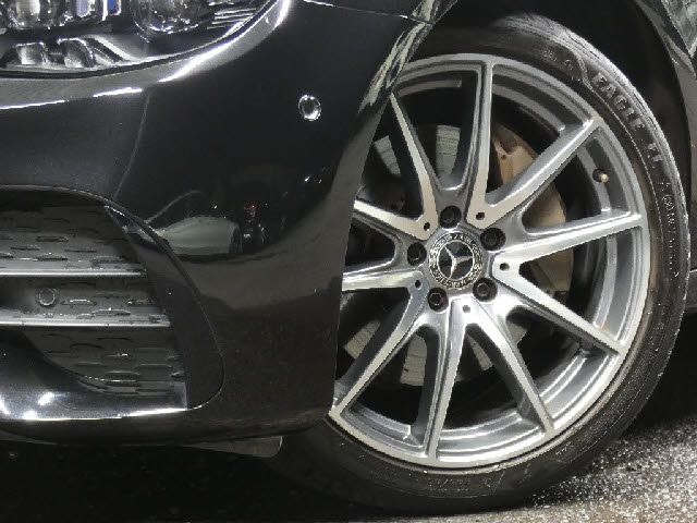 MERCEDES BENZ E class sedan