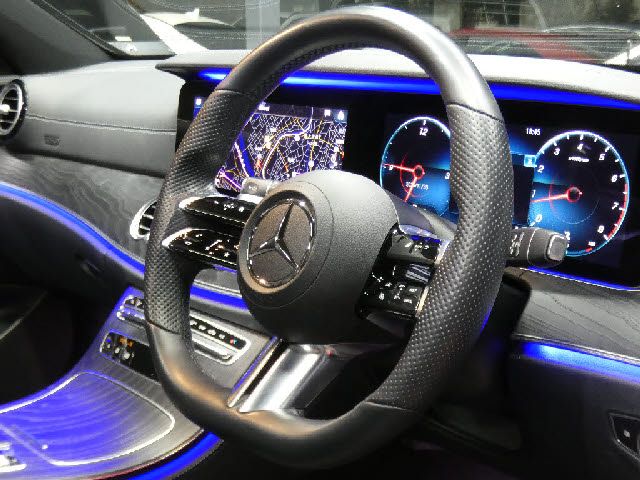 MERCEDES BENZ E class sedan