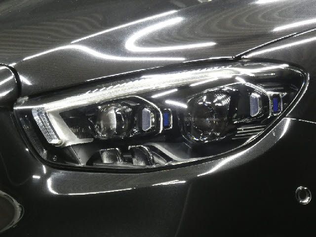 MERCEDES BENZ E class sedan