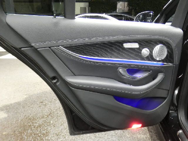 MERCEDES BENZ E class sedan