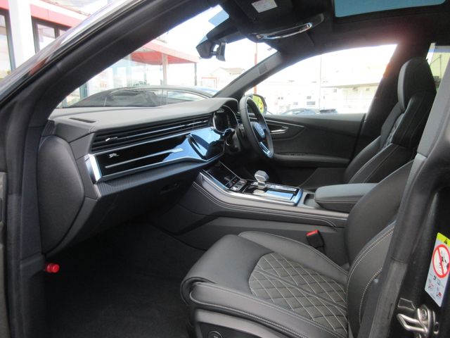 AUDI SQ8