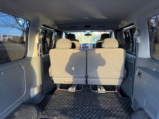 NV350 CARAVAN 4WD