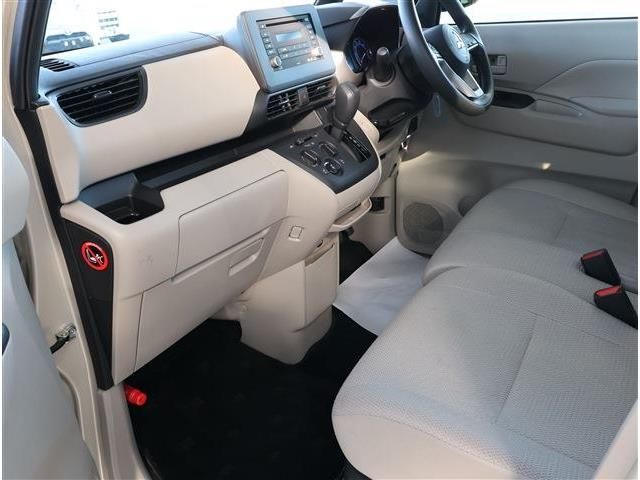 eK SPACE 4WD