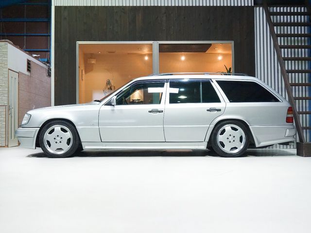 MERCEDES BENZ E class stationwagon