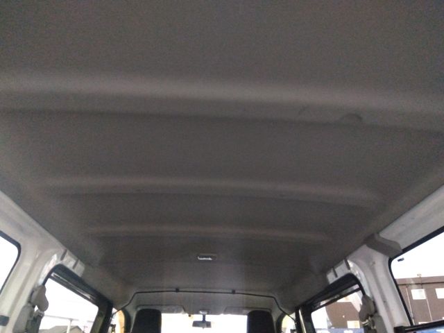NV350 CARAVAN 4WD