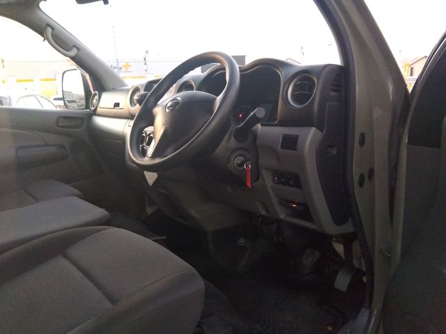 NV350 CARAVAN 4WD
