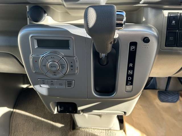 NV100 CLIPPER RIO