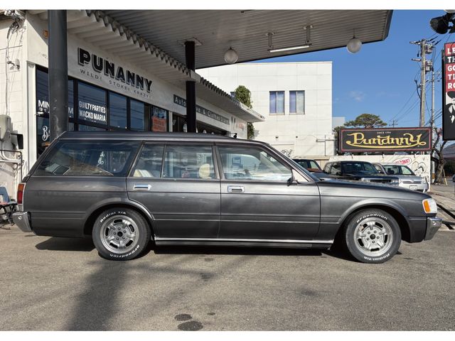 CROWN WAGON