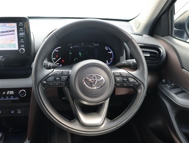 YARIS CROSS HYBRID