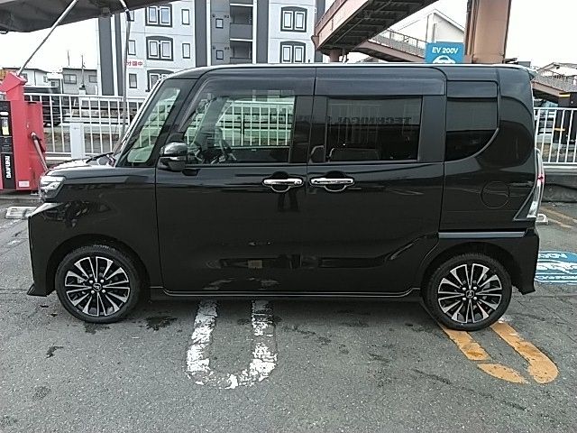 TANTO CUSTOM 4WD