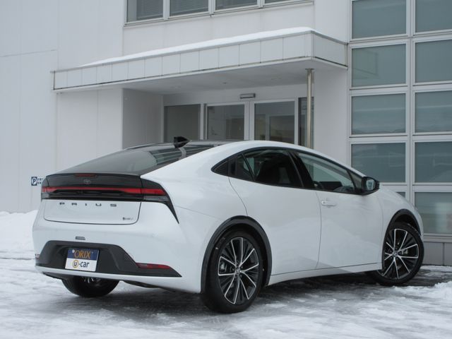 PRIUS 4WD