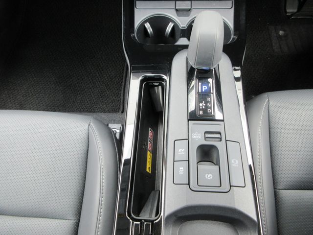 PRIUS 4WD