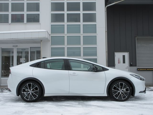 PRIUS 4WD