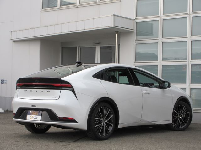 PRIUS 4WD
